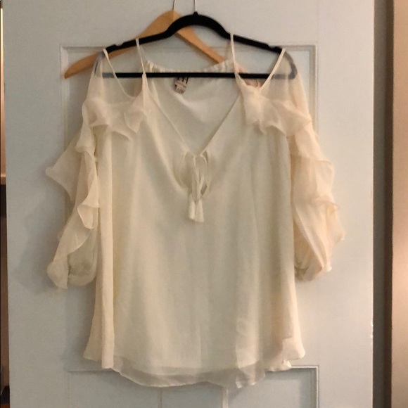 Beautiful Haute Hippie blouse- off-the-shoulder chiffon blouse, size M - Picture 2 of 8